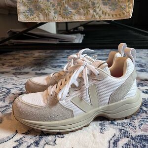 Veja Venturi Sneakers